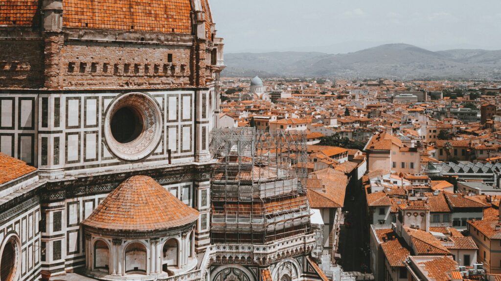 Tetti e panorama di Firenze fuori dal centro storico, verso le colline